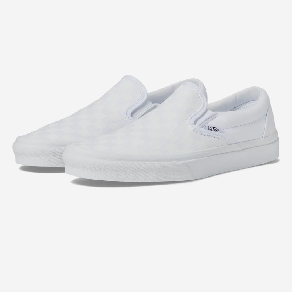 BIN Vans women’s checkered White Slip-On sneakers